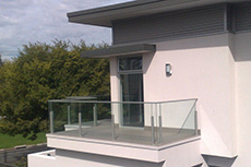 glass balcony balustrade