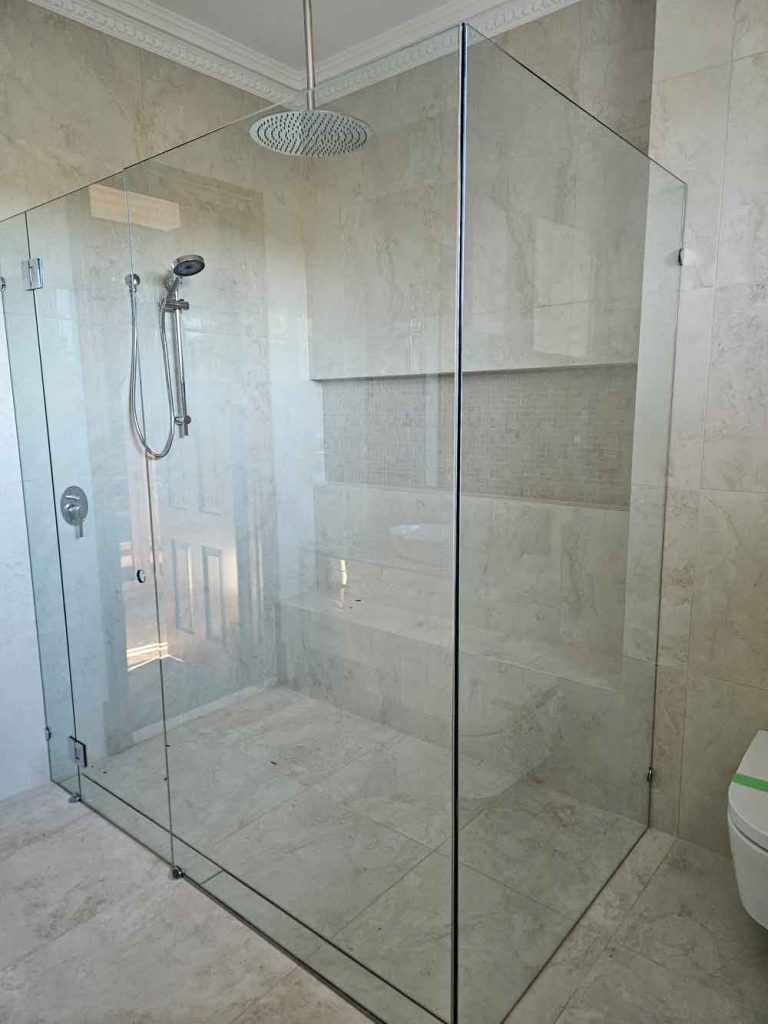 Glass shower screen cubicle in Kensington installed by McLaren Vale Glass.